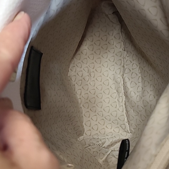 Liz Clairborne Bucket Purse White with Beige Lining and a Separated inside - Picture 12 of 15